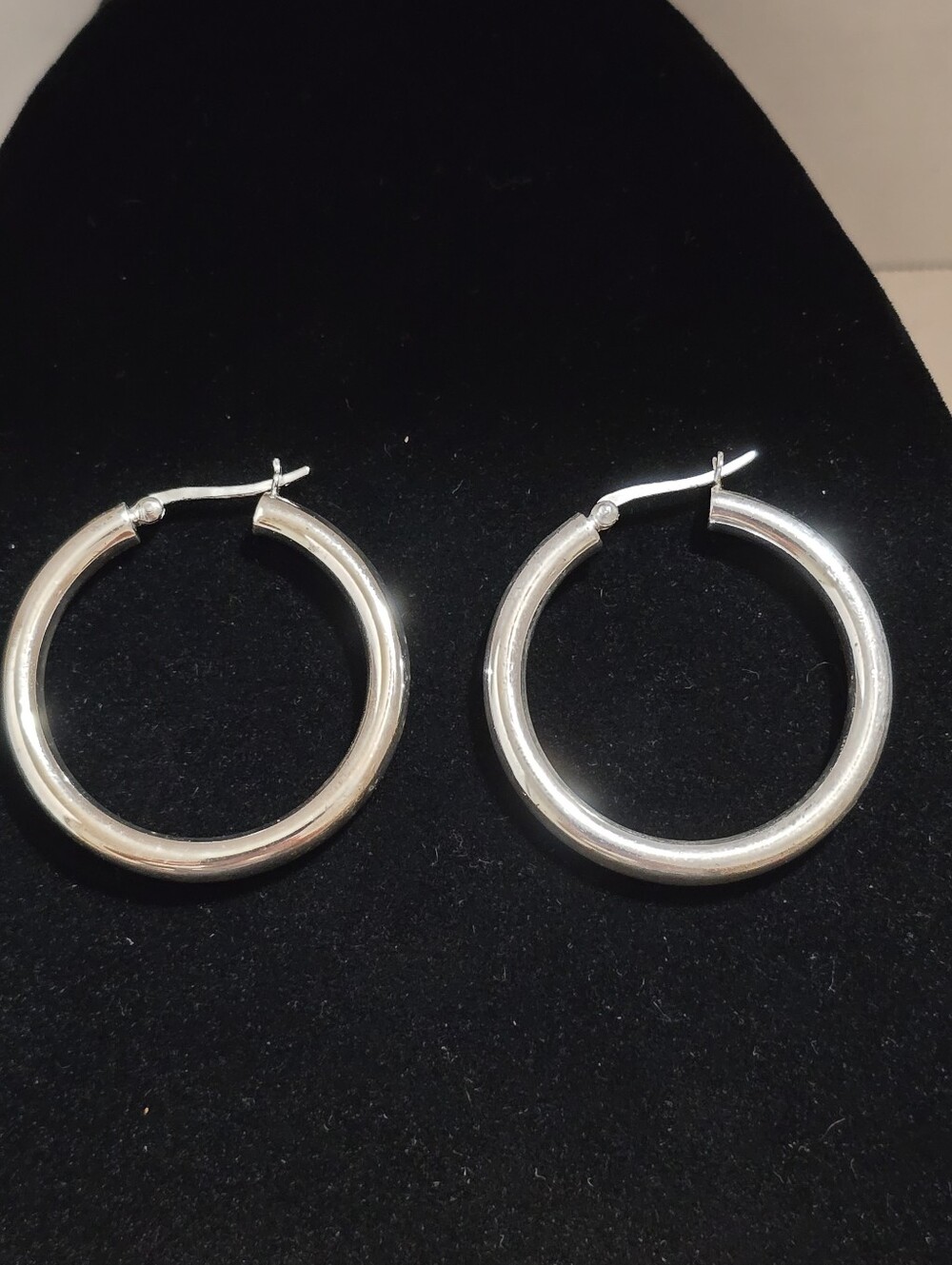Vintage 'SU' Sterling Silver 1.6 Inch 4.1mm  Hoop Earrings 925